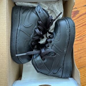 Kids' Toddler Nike Air Force 1 Mid Casual Shoes